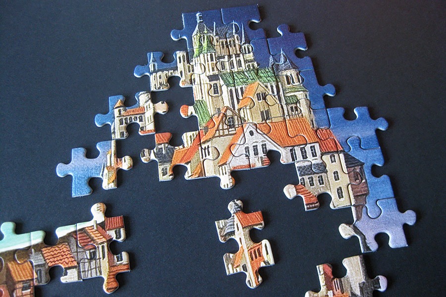 redcat puzzle_jacek yerka_900 IMG_4469.jpg