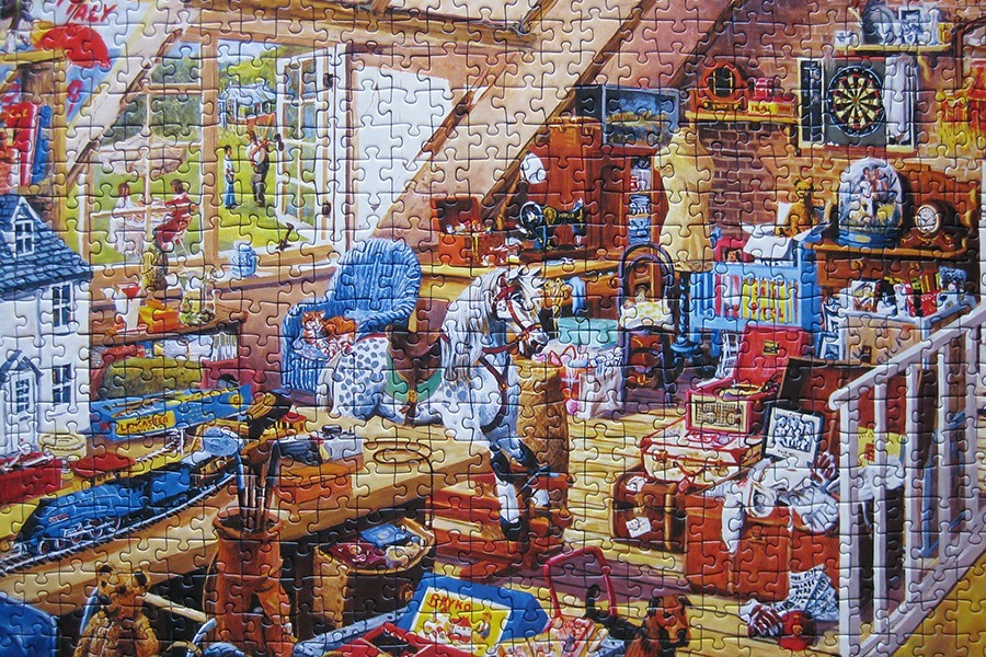 ravensburger_grandma attic_900 IMG_0005.jpg